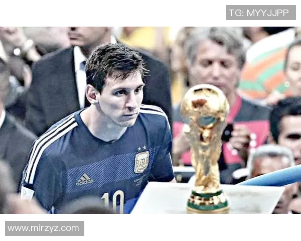 不为人知的足球明星背后的故事与成就探索