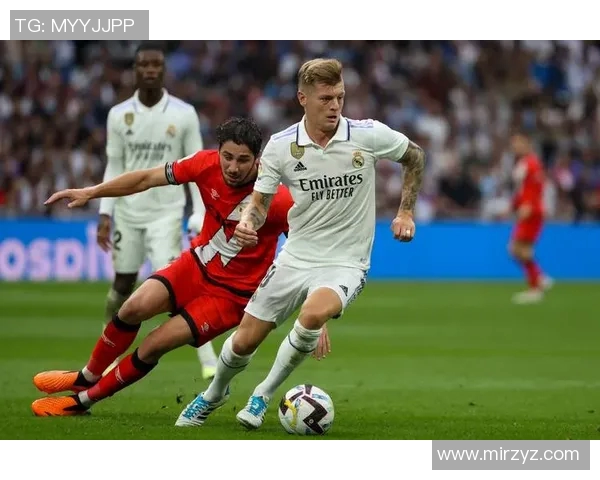 2014年欧冠小组赛回顾皇马与曼城的经典对决与精彩瞬间分析